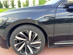 Volkswagen Passat 330TSI Luxury - ფოტო 17