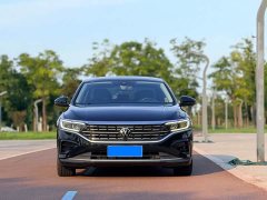 Volkswagen Passat 330TSI Luxury - ფოტო 2