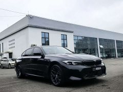 BMW 3 Series 330Li M Sport Night Edition Package - ფოტო 3