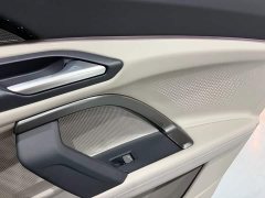 Audi Q5L 2.0T Smart Hybrid Flagship - ფოტო 15