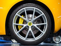 Lotus Emira 2.0T DCT First Edition - фото 3