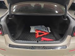 BMW 5 Series 525Li Luxury Package - ფოტო 10