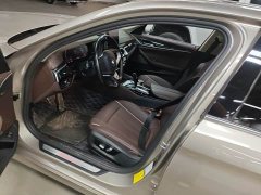 BMW 5 Series 525Li Luxury Package - ფოტო 7