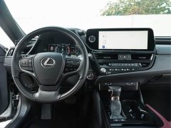 Lexus ES 300h Edition - ფოტო 19