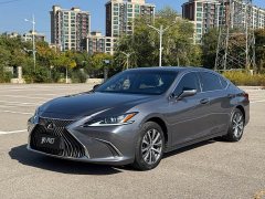 Lexus ES 200 Excellence Edition - ფოტო 1