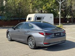Lexus ES 200 Excellence Edition - ფოტო 5