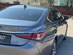 Lexus ES 200 Excellence Edition - ფოტო 8