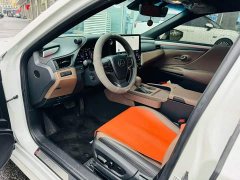 Lexus ES 200 Premium Edition - ფოტო 4
