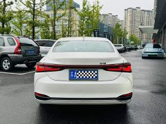 Lexus ES 200 Premium Edition - ფოტო 8
