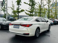 Lexus ES 200 Premium Edition - ფოტო 9