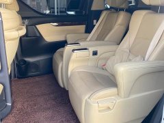 Toyota Alphard Hybrid 2.5L Luxury - ფოტო 4