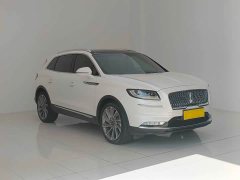 Lincoln Explorer 2.7T AWD Prestige - ფოტო 1