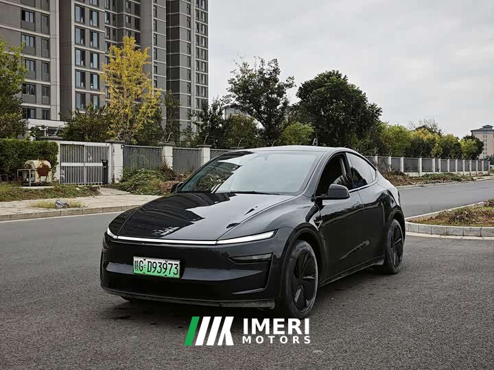 Tesla Model Y Rear-Wheel Drive