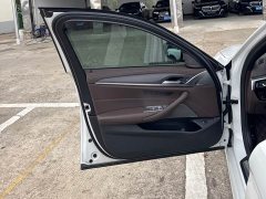 BMW 5 Series 530Li Luxury M Sport Package - ფოტო 7