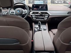 BMW 5 Series 530Li Luxury M Sport Package - ფოტო 9