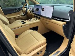 Voyah Lantu Dreamchaser EV AWD Excellence Kunpeng Edition - ფოტო 9