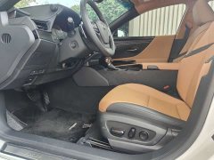 Lexus ES 300h Excellence Edition - ფოტო 4