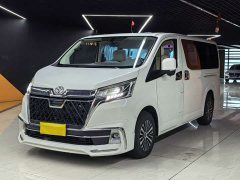 Toyota HIACE 3.5L Automatic 7-Seater - ფოტო 1