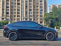 Tesla Model Y Standard Range RWD - ფოტო 16