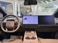 Li Auto i6 Two-Wheel Drive Standard - ფოტო 15