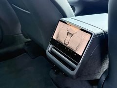 Tesla Model Y Rear-Wheel Drive - ფოტო 12