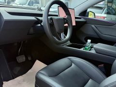 Tesla Model Y Rear-Wheel Drive - ფოტო 13