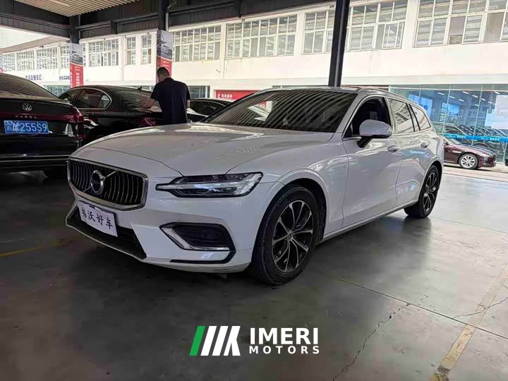 Volvo V60 B4 Inscription Luxury Edition