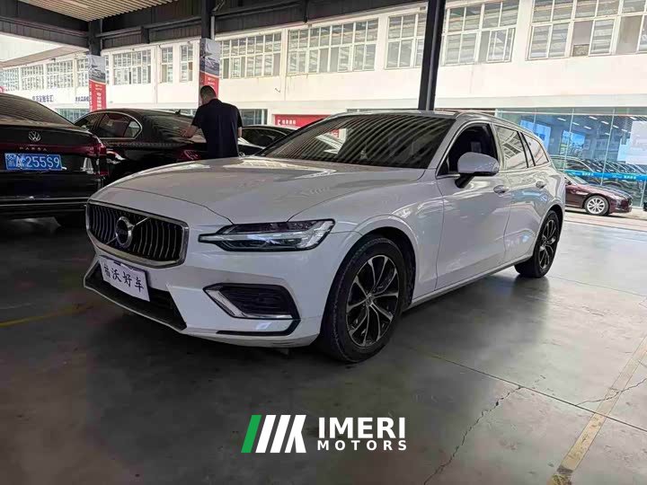 Volvo V60 B4 Inscription Luxury Edition - ავტომობილი ჩინეთიდან