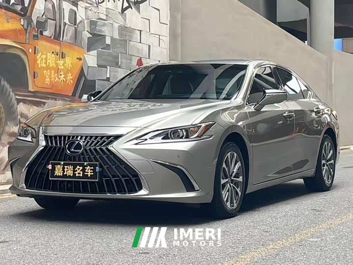 Lexus ES 200 Excellence Edition - ავტომობილი ჩინეთიდან