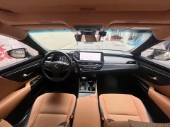 Lexus ES 200 Excellence Edition - ფოტო 11