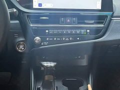 Lexus ES 200 Excellence Edition - ფოტო 12