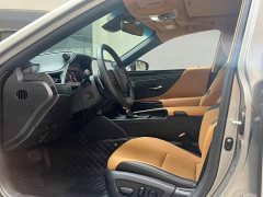 Lexus ES 200 Excellence Edition - ფოტო 9