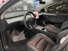 Tesla Model Y Rear-Wheel Drive - ფოტო 3