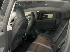 Tesla Model Y Rear-Wheel Drive - ფოტო 4