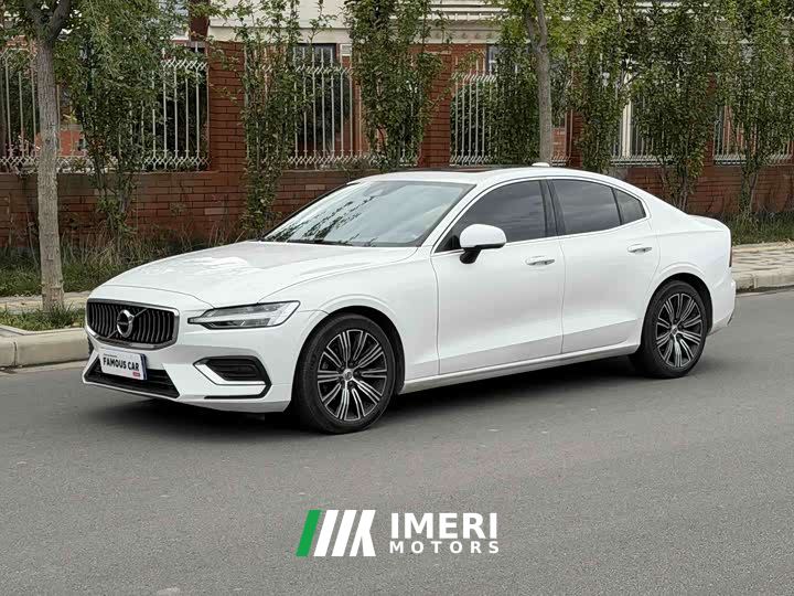 Volvo S60 B4 Intelligent Remote Luxury Edition