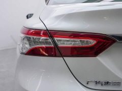 Toyota Camry 2.0G Luxury - ფოტო 15
