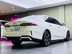BMW 5 Series 530Li Premier M Sport Package - ფოტო 4