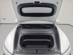 Tesla Model Y Rear-Wheel Drive - ფოტო 16