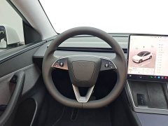 Tesla Model Y Rear-Wheel Drive - ფოტო 17