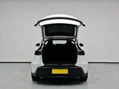 Tesla Model Y Rear-Wheel Drive - ფოტო 7
