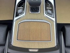 FAW Red Flag E-HS9 690km Range Flagship Edition Six-Seater - ფოტო 17