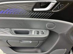 FAW Red Flag E-HS9 690km Range Flagship Edition Six-Seater - ფოტო 12