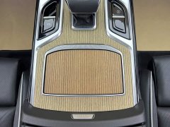 FAW Red Flag E-HS9 690km Range Flagship Edition Six-Seater - ფოტო 16