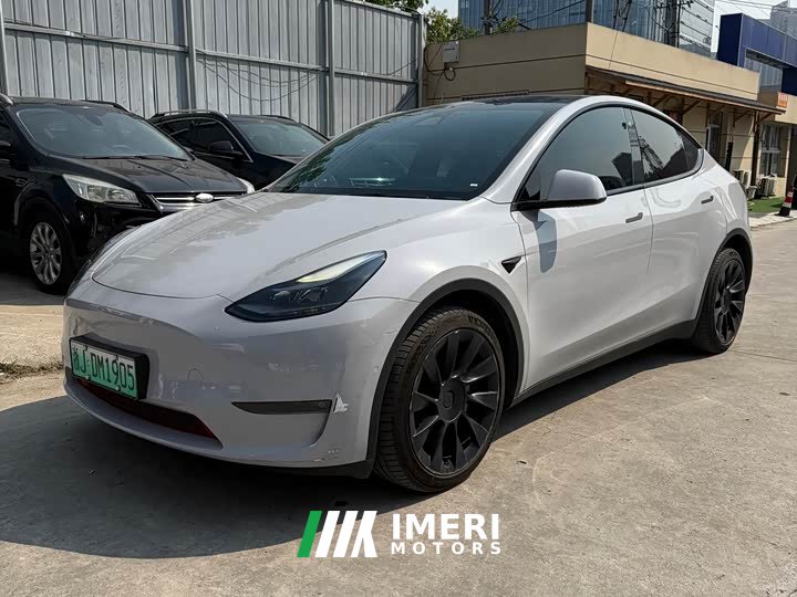 Tesla Model Y Facelift Rear-Wheel Drive