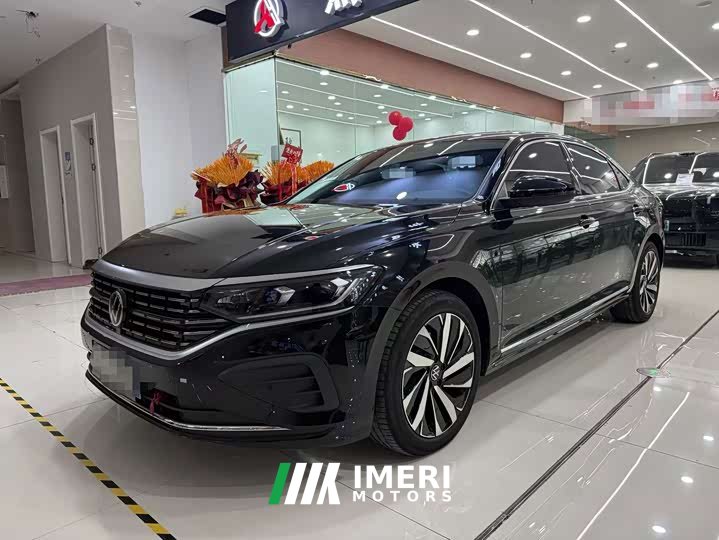 Volkswagen Passat Outstanding Edition 380TSI Dragon Ascendant Version