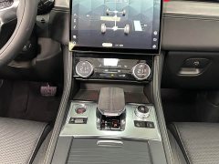 Jaguar F-PACE 250PS R-Dynamic S - photo 19