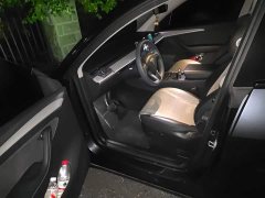 Tesla Model Y Rear-Wheel Drive - ფოტო 12