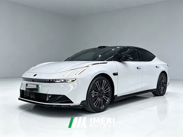 Lynk & Co 10 240 AWD Ultra - автомобиль из Китая