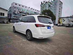 Buick GL8 Land Business Class 652T Luxury - фото 3