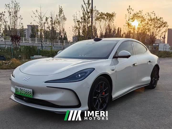 IM Motors Zhiji L6 Max Long Range Edition - car from China